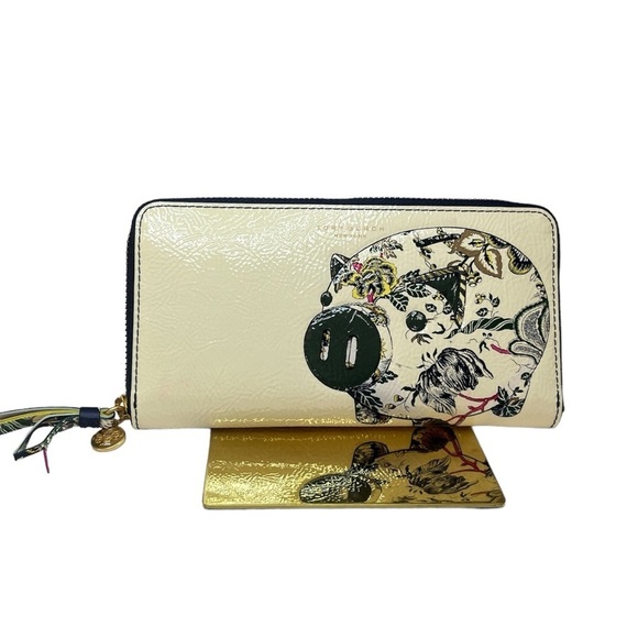 Tory Burch Cream and Black Wallet - Picture 1 of 9